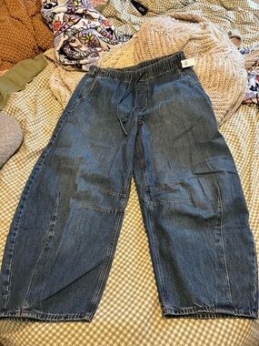 Old Navy Women's Relaxed Drawstring Denim Barrel Jeans - medium wash Blue